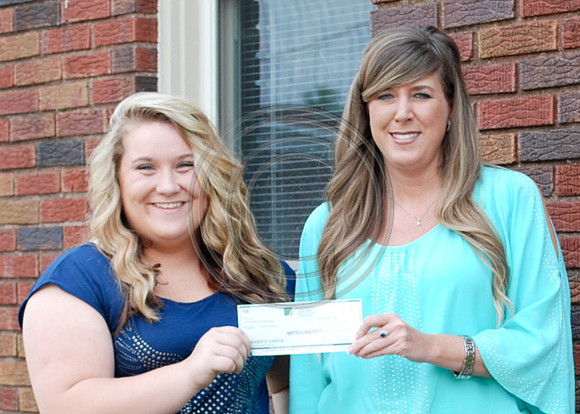 Congratulations to Chelsee Purvis ... winner of the $150 Scholarship from How Charming Photography