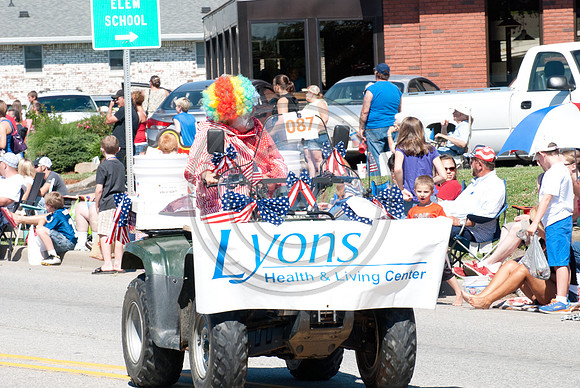 324-2014FreedomFestParade