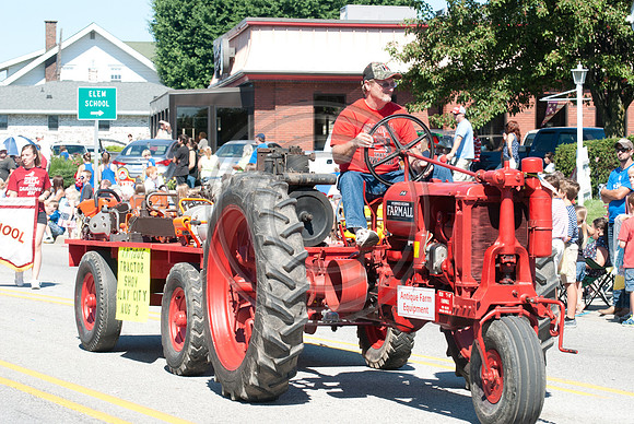 307-2014FreedomFestParade