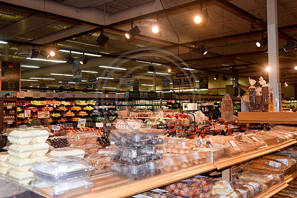 427-BaeslersMarket2016